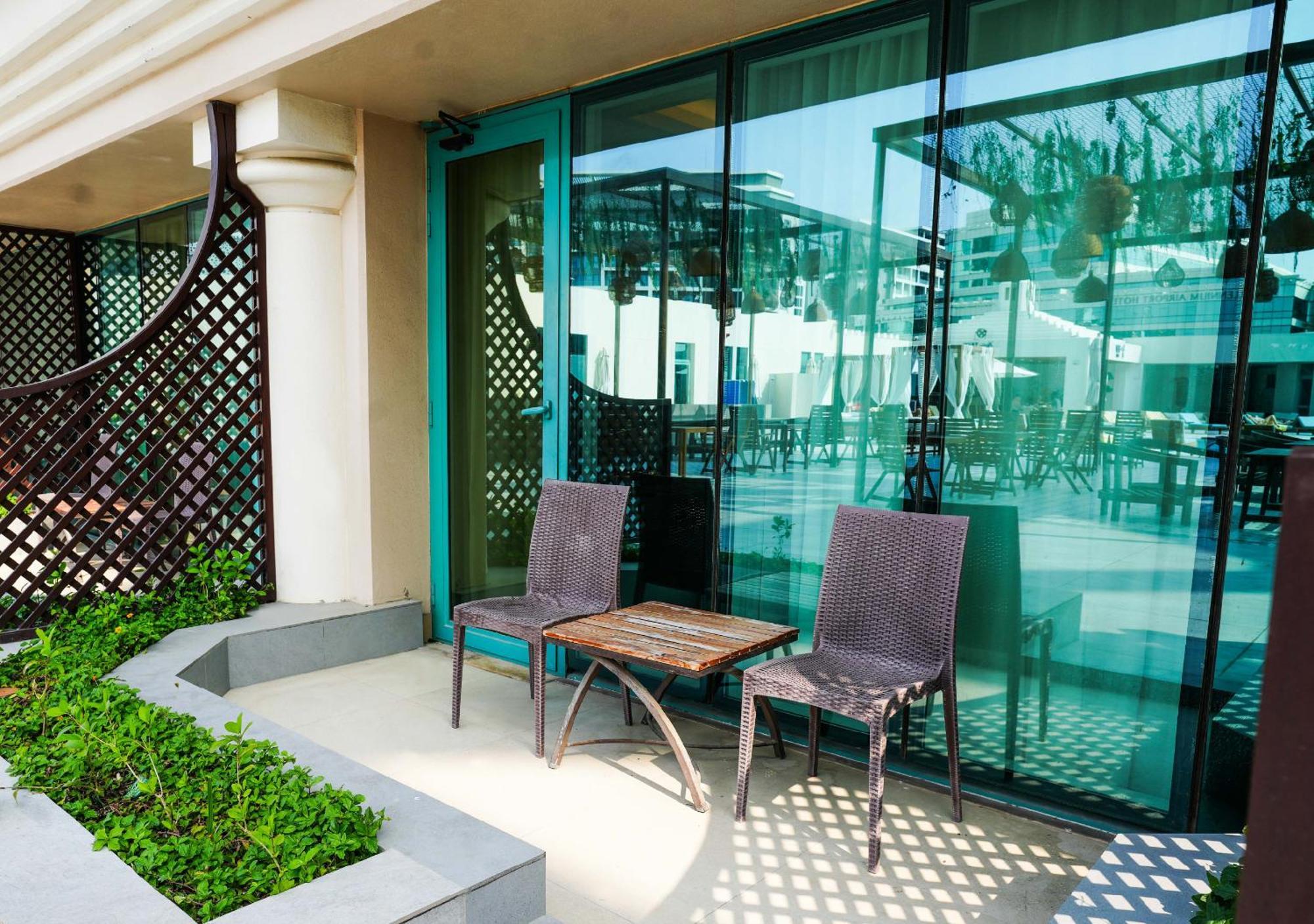 Moevenpick Grand Al Bustan Hotel Дубай Екстериор снимка