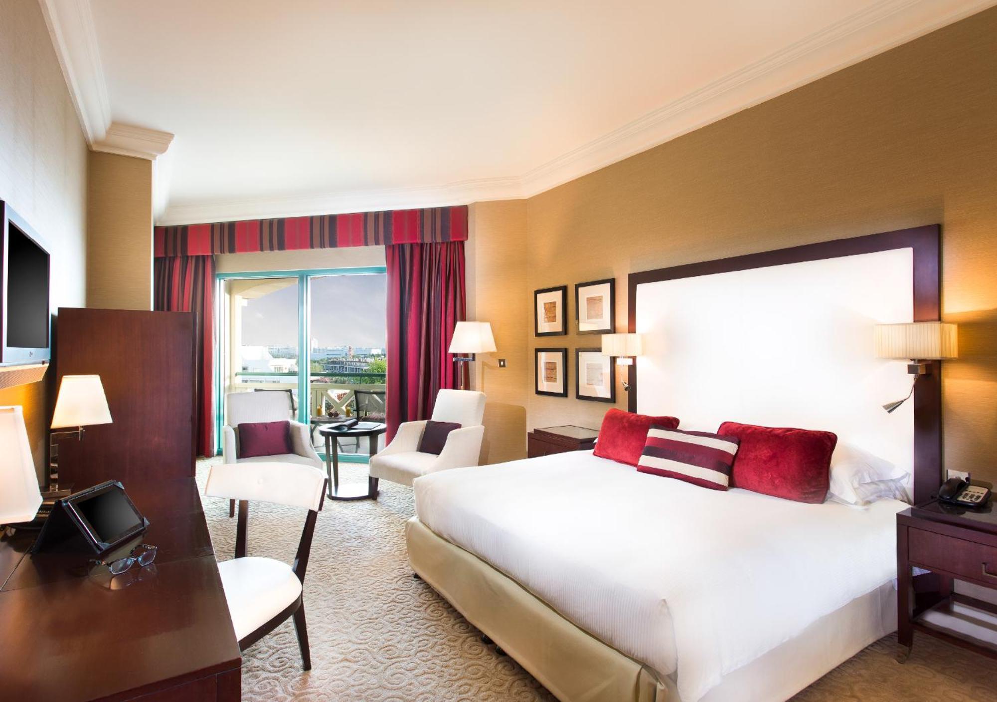 Moevenpick Grand Al Bustan Hotel Дубай Екстериор снимка