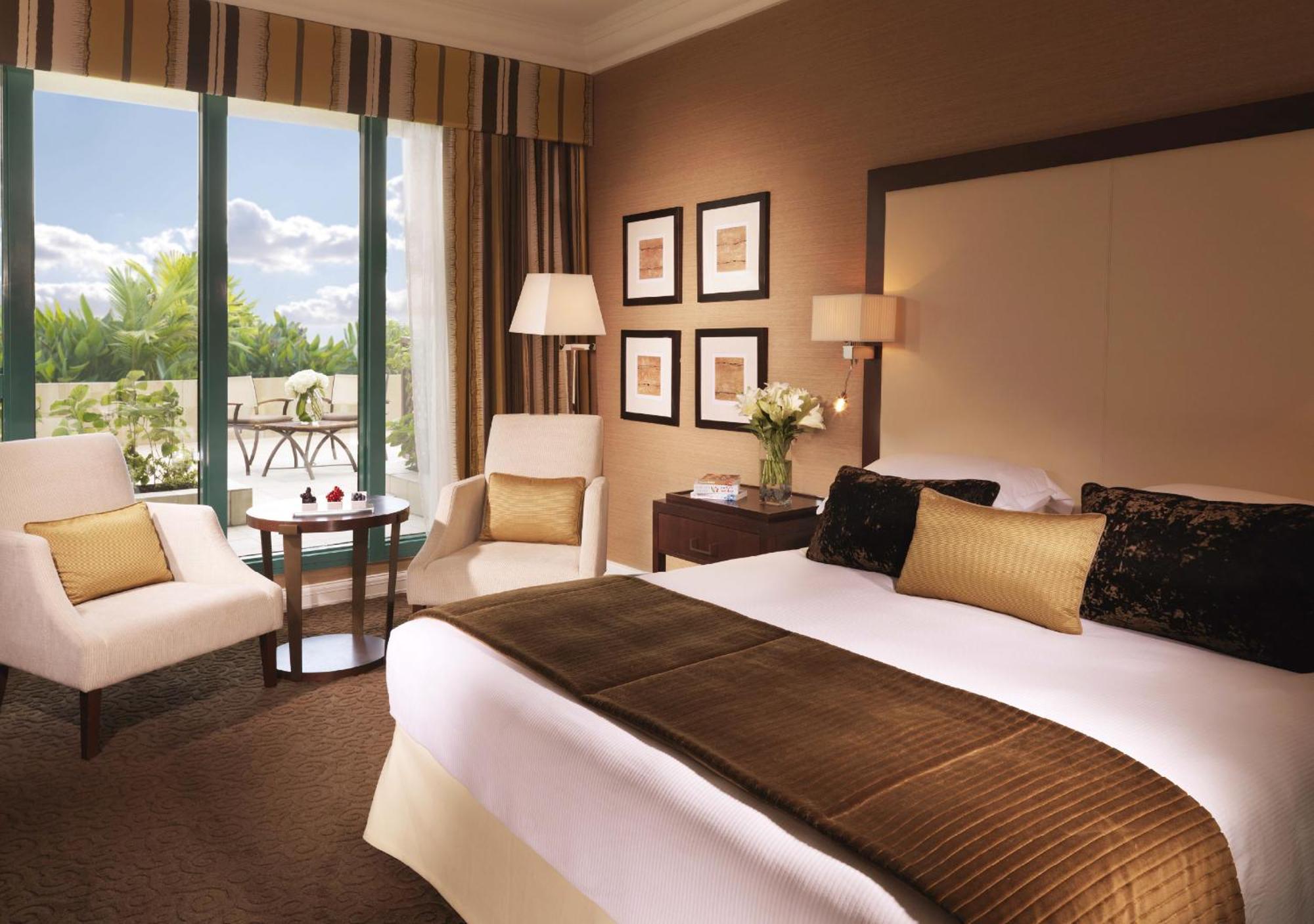 Moevenpick Grand Al Bustan Hotel Дубай Екстериор снимка